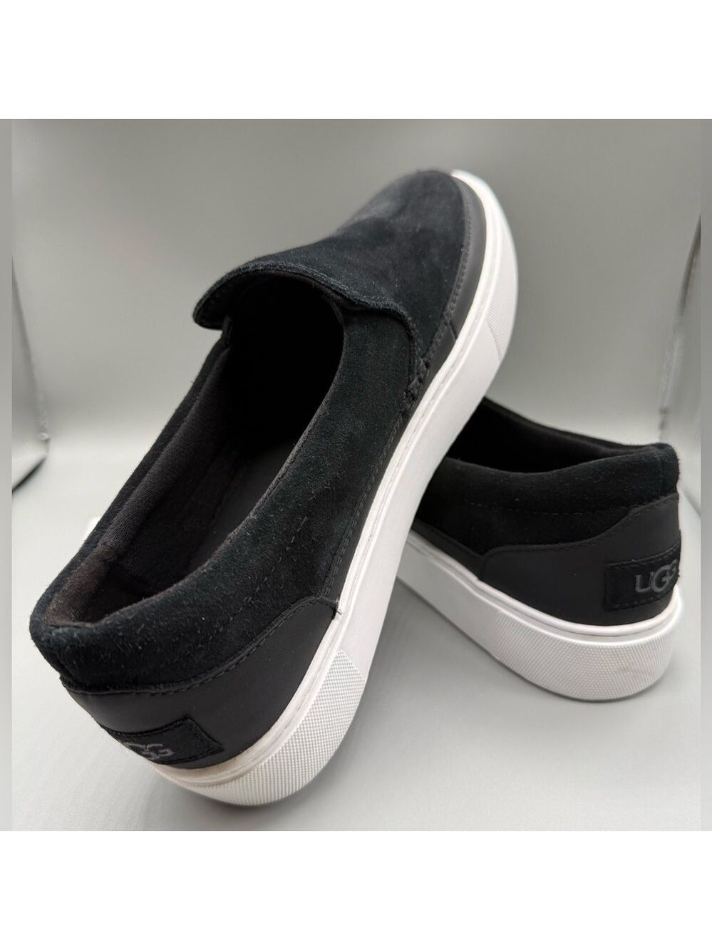NWT UGG Zilo Slip-On Sneaker – Black Suede – Women’s Size 9 - Picture 1 of 10